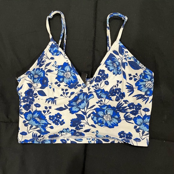 Halter top bundle - Picture 2 of 10